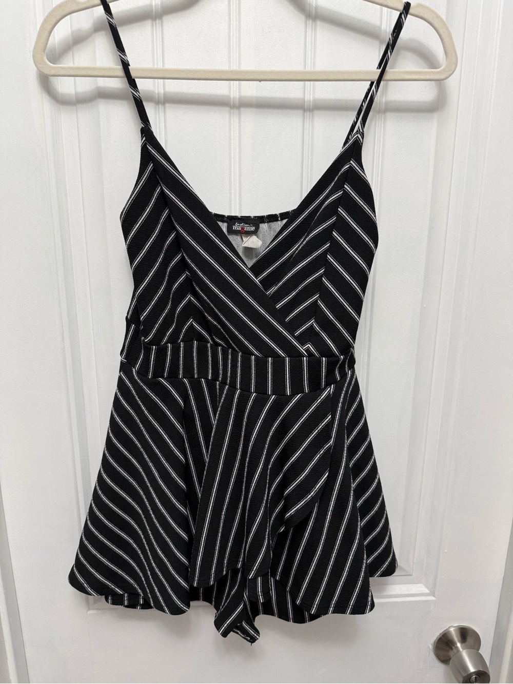 Fashion Magazine Size Medium Black & White Striped Romper W Shorts (24-23)